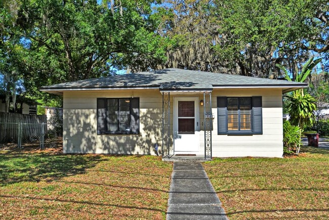 property at 1928 S Ferncreek Ave