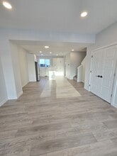 8008 Cedric Mah Rd in Edmonton, AB - Building Photo - Building Photo