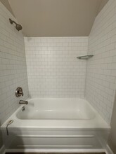 502 W Bluff St, Unit 502 W Bluff Upstairs in Marquette, MI - Foto de edificio - Building Photo