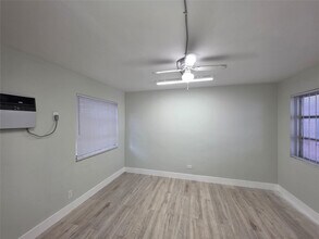 1739 Jackson St in Hollywood, FL - Building Photo - Building Photo
