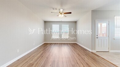 1000 Meadow Scape Dr in Burleson, TX - Building Photo - Building Photo