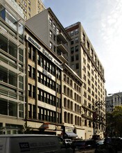 8-10 Warren St in New York, NY - Foto de edificio - Building Photo