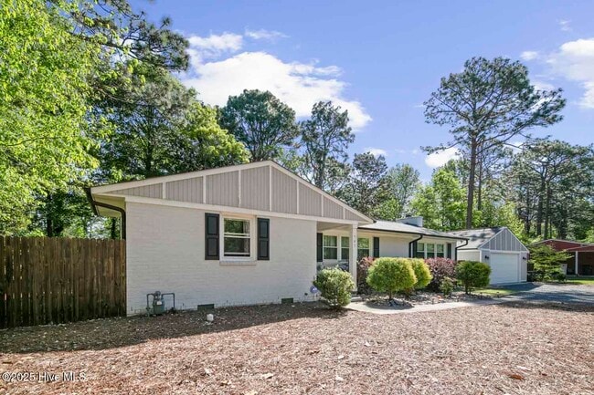 545 W Maine Ave in Southern Pines, NC - Building Photo - Building Photo