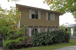 1624 T St in Sacramento, CA - Building Photo