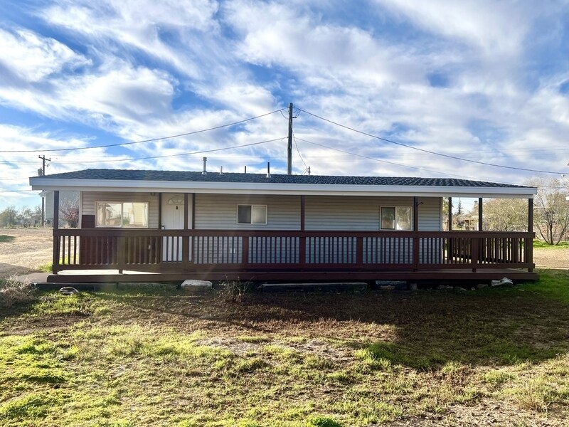 272 E 200 S in Blanding, UT - Building Photo