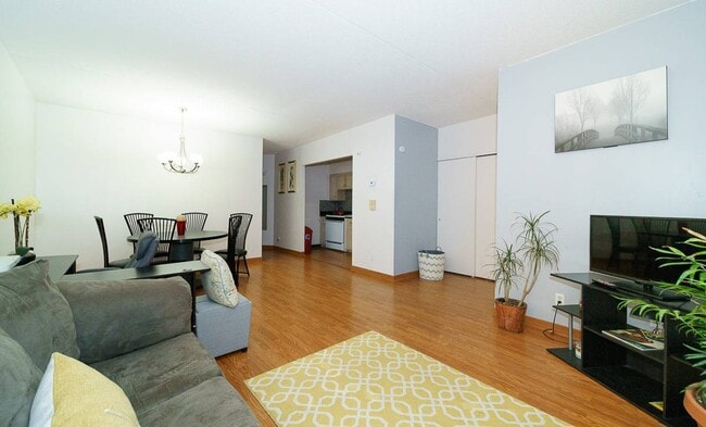 136 W 117th St, Unit 3 in New York, NY - Building Photo - Building Photo