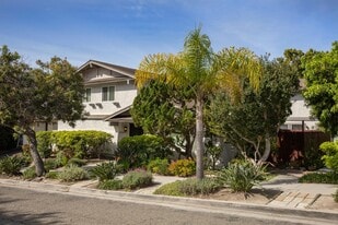 2179 Via Robles in Oceanside, CA - Building Photo