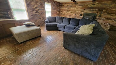 1034 Rocky Springs Church Rd in Laurens, SC - Building Photo - Building Photo