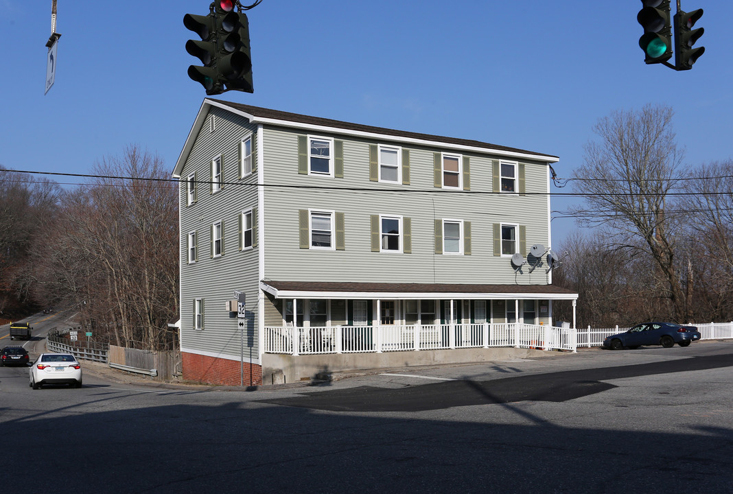 4 Depot Rd in Uncasville, CT - Building Photo