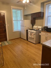 2252 W Leland Ave-Unit -#1 in Chicago, IL - Building Photo - Building Photo