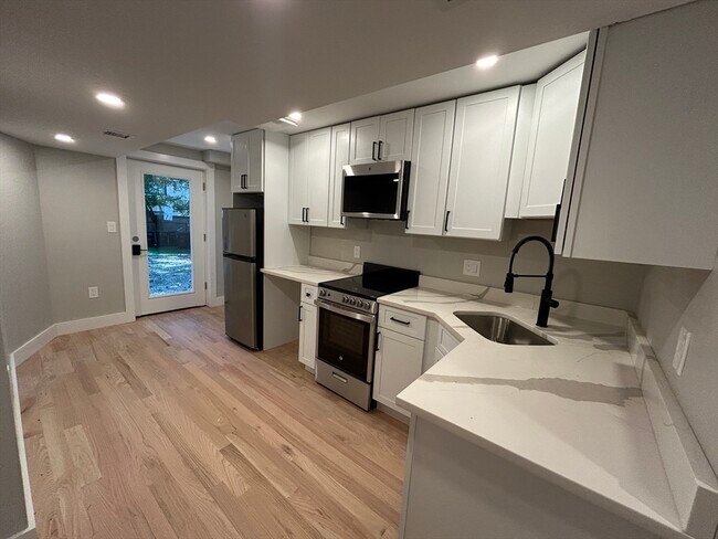 37 Delle Ave in Boston, MA - Building Photo - Building Photo