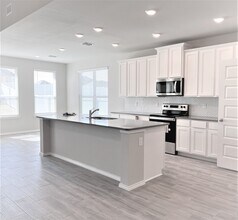 5945 Hopkins Dr in Providence Village, TX - Foto de edificio - Building Photo