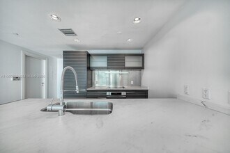 200 S Biscayne Blvd in Miami, FL - Building Photo - Building Photo