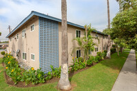 Villa Palms in Anaheim, CA - Building Photo - Primary Photo