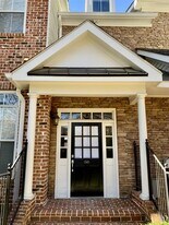 5460 Glenridge View NE in Atlanta, GA - Building Photo