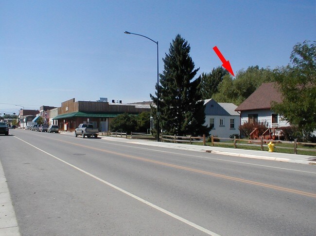 24 N Woodard Ave in Absarokee, MT - Building Photo - Building Photo