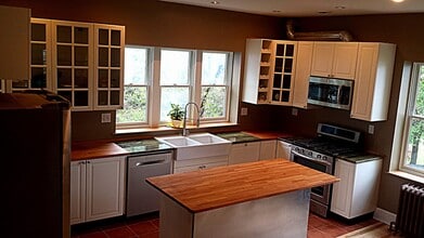 203 Robertson Ave in Charlottesville, VA - Building Photo - Building Photo