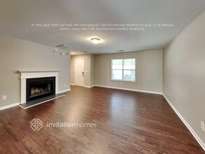 7617 Hidden Creek Dr in Charlotte, NC - Foto de edificio - Building Photo