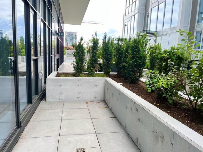 1045 Austin Ave in Burnaby, BC - Building Photo - Building Photo