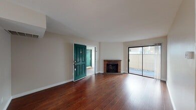 129 S Poplar Ave in Brea, CA - Foto de edificio - Building Photo