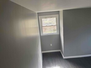 15 Nepale Dr in New Paltz, NY - Building Photo - Building Photo