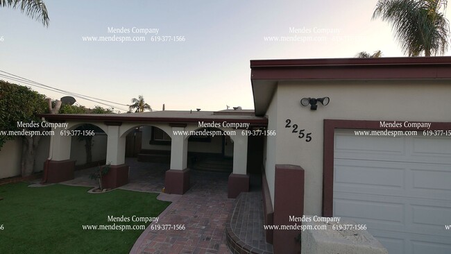 2255 Ilex Ave-Unit -2255 in San Diego, CA - Building Photo - Building Photo