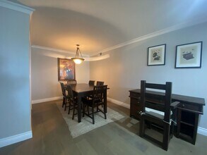 1940 Highland Ave in Los Angeles, CA - Building Photo - Building Photo