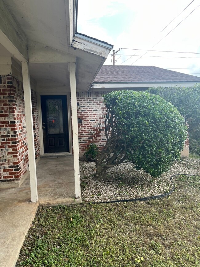 property at 1508 Valleyridge Dr