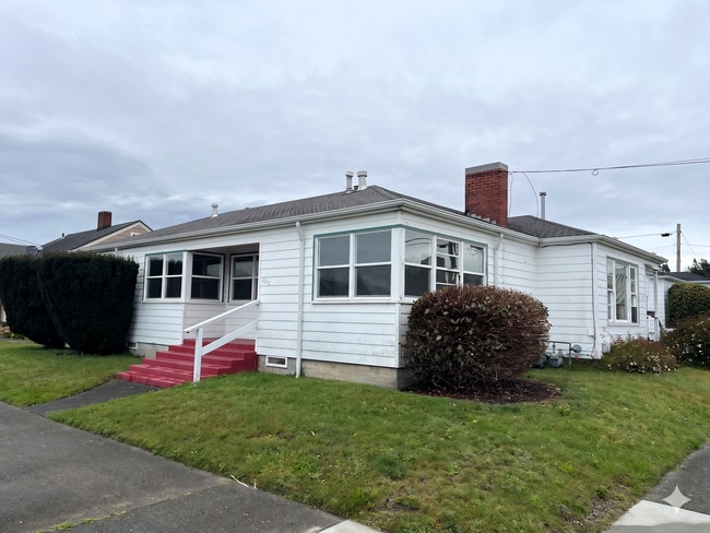 property at 809 Humboldt St