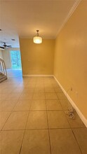 6543 Hidden Cove Dr in Davie, FL - Foto de edificio - Building Photo