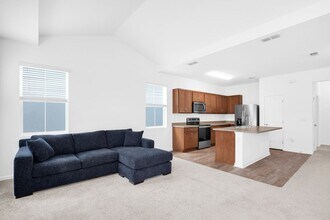 513 High Tide Ln in Daytona Beach, FL - Foto de edificio - Building Photo