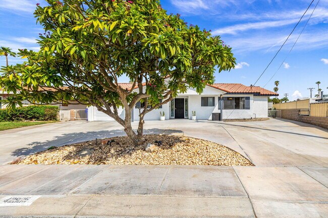 42905 Texas Ave in Palm Desert, CA - Building Photo - Building Photo