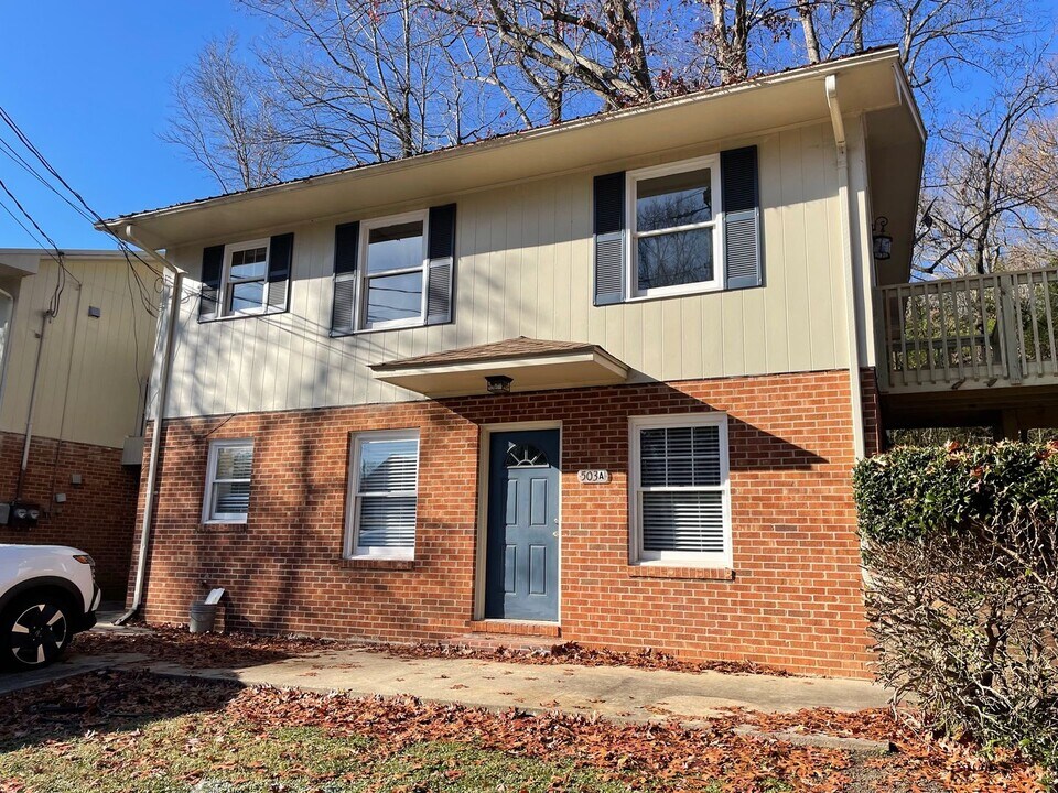 503-A Hamlin St in Asheboro, NC - Foto de edificio