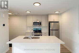 401 Glenroy Gilbert Dr in Ottawa, ON - Building Photo - Building Photo