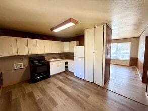 1937 Edgewood St in Jonesboro, AR - Building Photo - Building Photo