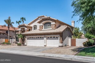 7879 W Kerry Ln in Glendale, AZ - Building Photo