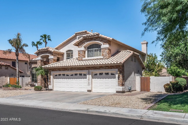 7879 W Kerry Ln