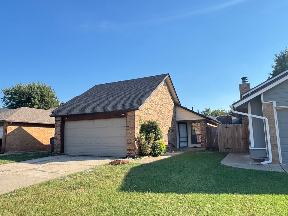 7740 Doris Dr in Oklahoma City, OK - Building Photo