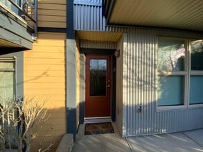 1406-1406 Jingle Pot Rd in Nanaimo, BC - Building Photo - Building Photo