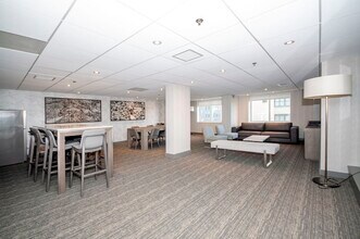 8 Museum Way, Unit 1022 in Cambridge, MA - Building Photo - Building Photo