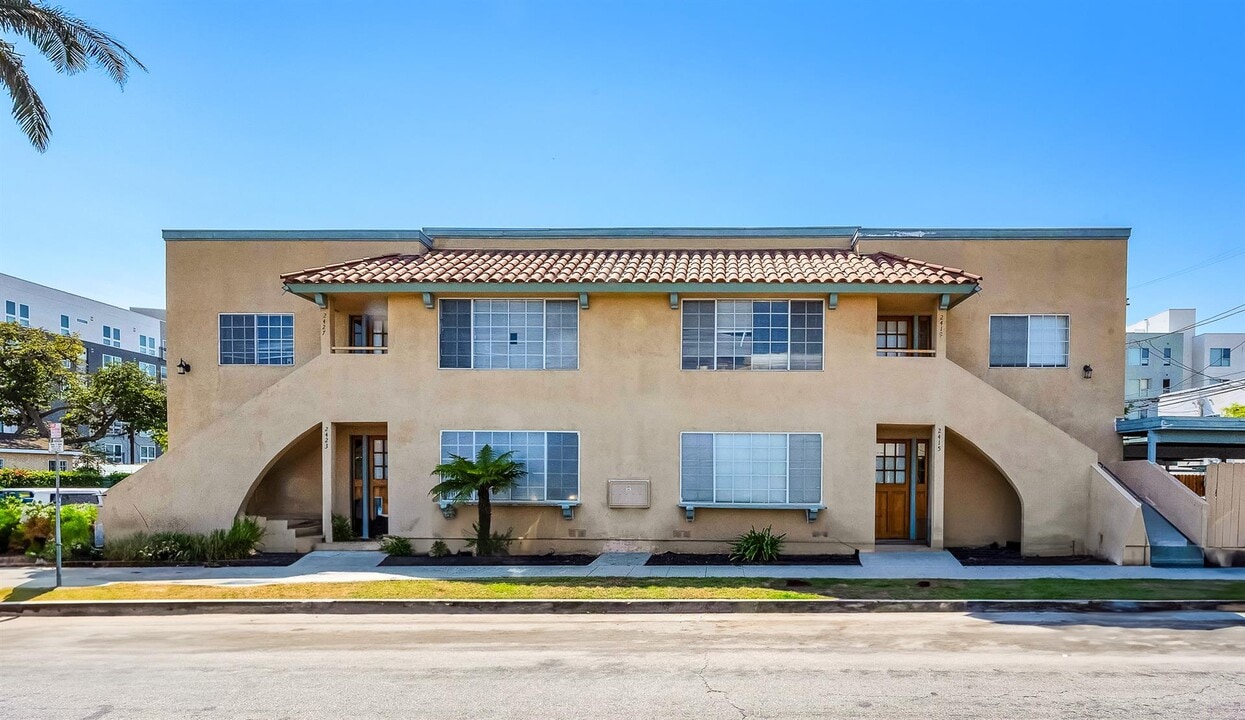 2423 Federal Ave, Unit 2419 in Los Angeles, CA - Foto de edificio
