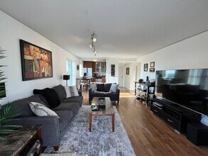 1212N N La Salle Dr in Chicago, IL - Building Photo - Building Photo