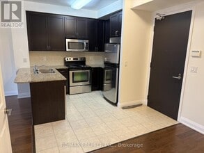 83 Woodbridge Ave in Vaughan, ON - Building Photo - Building Photo