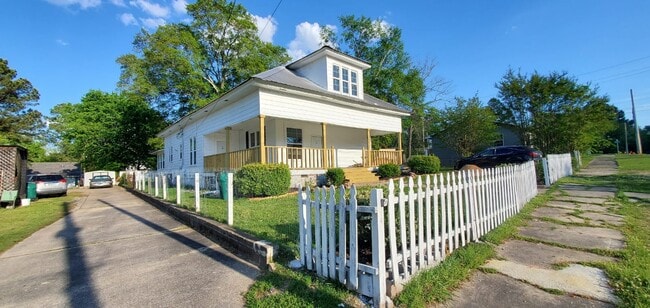 property at 213 S Smith Ave