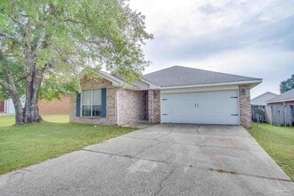 7911 Red Bean Dr in Pensacola, FL - Building Photo - Building Photo