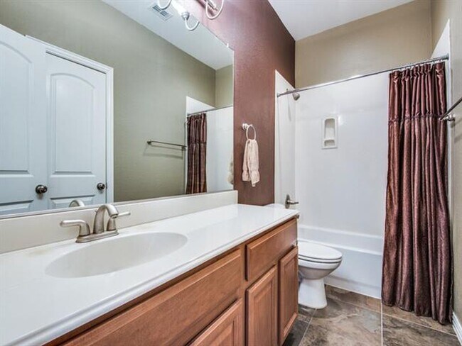 1355 Chase Ln in Irving, TX - Building Photo - Building Photo