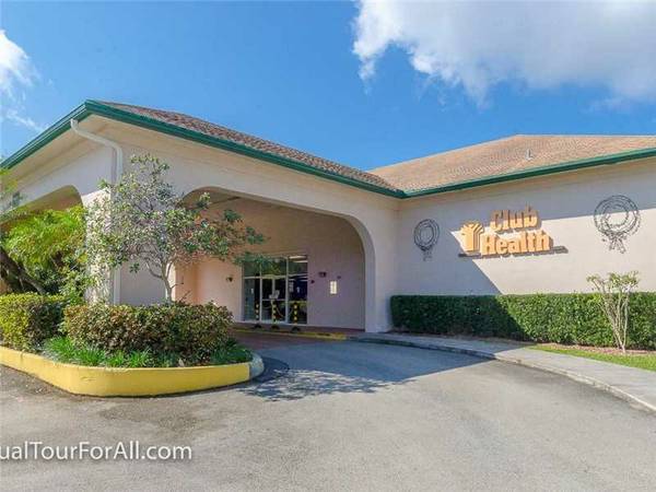 1251 SW 134th Way, Unit 305 in Pembroke Pines, FL - Building Photo