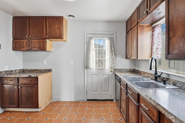 1159 Beeler St in Aurora, CO - Building Photo - Building Photo