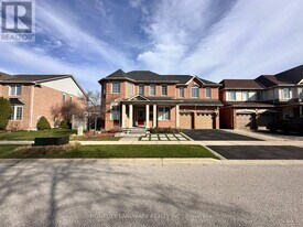2225 Canonridge Cir in Oakville, ON - Building Photo