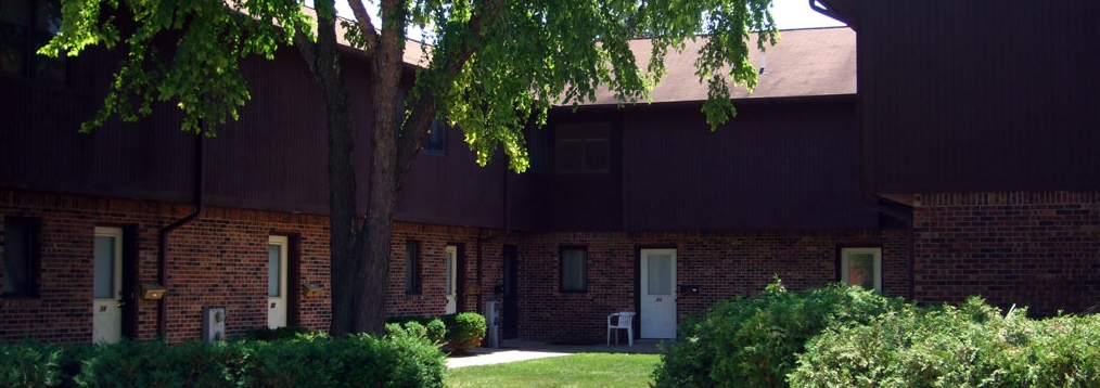 Old Orchard Apartments in Dekalb, IL - Building Photo